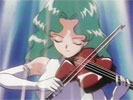 Мичиру играет на скрипке на концерте у старлайтов